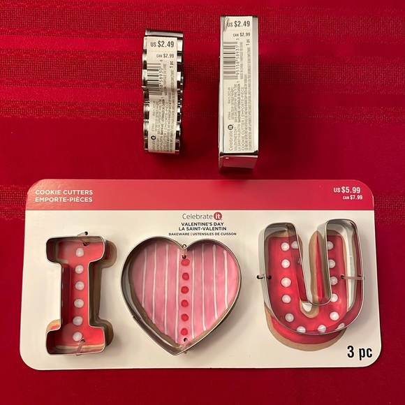 Celebrate It Valentine’s Day Baking Lot of  7. Cutters, Baking Cups, & Molds. - Picture 3 of 5